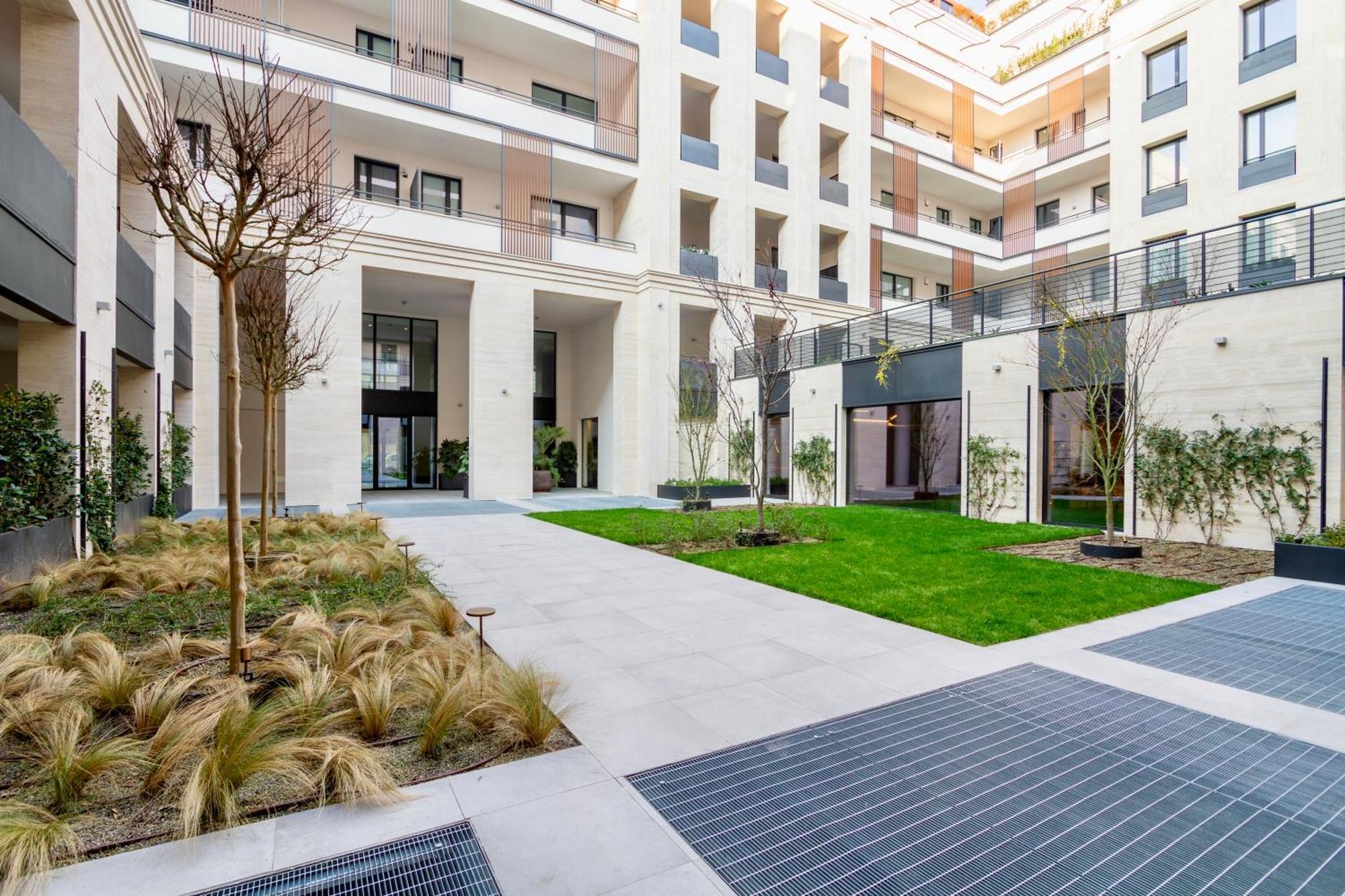 Urban Luxury - Bright And Central Apartment Milano Exteriör bild